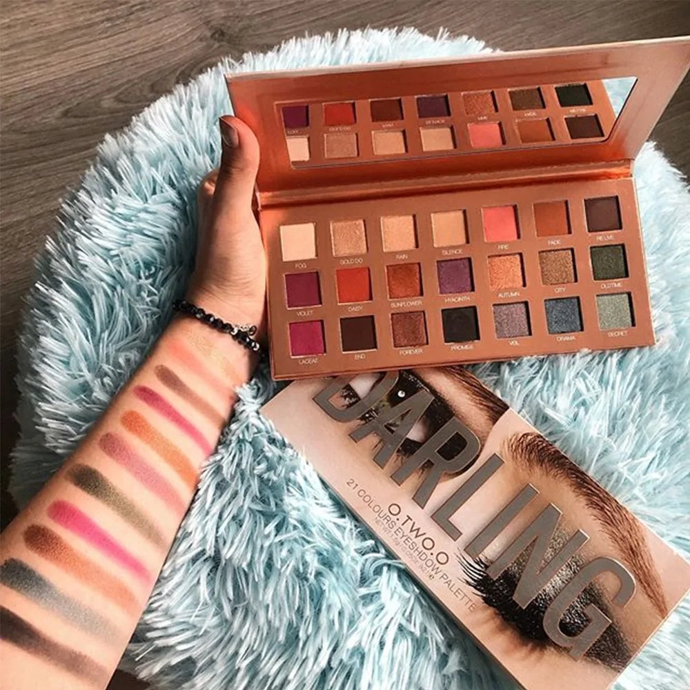 Palette de Maquillage Colors – Kit Cosmétique Ombres à Paupières